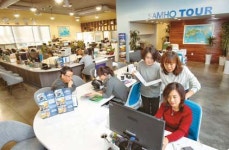 "신사옥에는 고객 감사의 마음 담았습니다" 삼호관광 신성균 대표