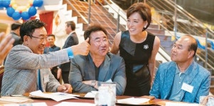 전국적 명성에 주류 언론도 큰 관심