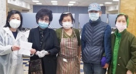 한인 어르신들, KCS 플러싱경로회관에 기부