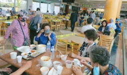 푸드코트 오랜만이네