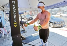 헬스장도 야외로 진출했다