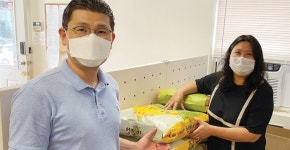 뉴욕한빛교회, 뉴욕가정상담소에 쌀 10 포대 전달