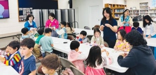 “꼬까옷 입고 송편 빚었어요”