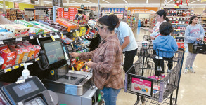 절도·불만 증가…셀프계산대 없애는 소매점