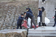 김해문화재단 김해서부문화센터, 율하천 환경정화 나서