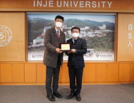 부산본병원 하상훈 원장, 모교 인제대에 장학기금 1억 ‘쾌척’