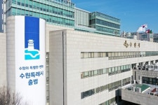수원시, 만 65세 도래 어르신·출생아 가구 방문해 맞춤형 복지서비스 정보 안내