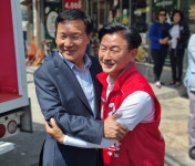 손학규, 김동근 의정부시장 후보 지지...도지사 시절 무척 아꼈다