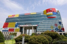 새 옷 갈아입은 부산 강서구청사…디자인 도색 마무리