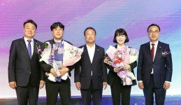 이수현·황현희 인제군의원 강원의정봉사상 수상