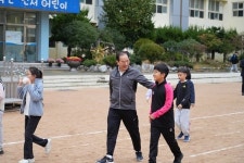 하윤수 부산시교육감, 연서초 학생들과 ‘아침체인지’ 활동