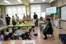 안동 신성초, 책 읽어주는 교장 선생님과 설레는 입학식
