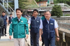 김진태 강원도지사, 한국수력원자력 한강수력본부 방문