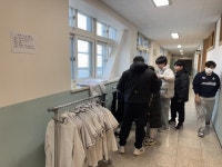 영천중학교, 신입생 대상 교복 나눔 행사 실시