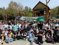금정산 도룡뇽 서식지 지킨 동면초 학생들…부산 아쿠아리움, 생태 교육 동행