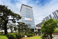 박형준 부산시장, 상하이·런던 순방…글로벌 허브도시 도약 속도