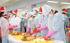인제대, 250포기 김장 담가 취약계층 150가구에 지원