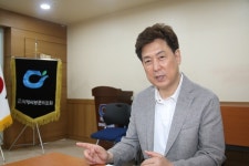 [인물탐방③] 박물관 가리는 판매장부터 옮겨야…이병식 이사장, 약령시 재도약 해법 제시