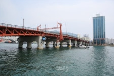 [현장스케치] 부산 영도대교에 무슨일이?