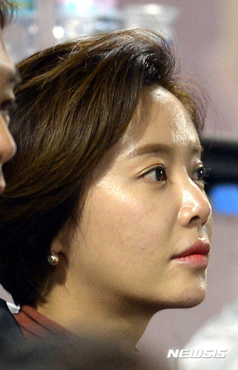 황정음 이영돈 야구장 포착, 피부가 어땠기에…광채피부 VS 나이든 티 '설왕설래'