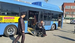 [종합]교통약자용 저상버스 5년내 서울버스의 65%까지 확대