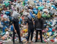 [현장] 쓰레기에 생명을 불어넣는다... 디자인 회사 져스트 프로젝트