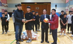 경기대, 남해군 초중학교 운동부 훈련용품 전달