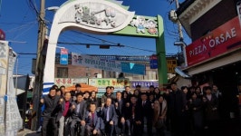 창원시 직원, 전통시장에서마음의 점을 찍다