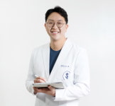 [에스엘서울병원 김도훈 대표원장] 찌릿찌릿 오래된 팔꿈치통증, PRP주사로 개선?