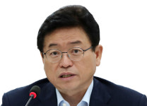 이철우 경북도지사, 전국 최초 경북형 행복경로당 사업 확대 추진