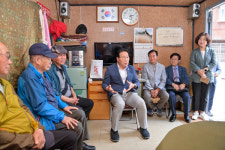 김진홍 동구청장, 미등록 경로당 방문 적극복지 실천