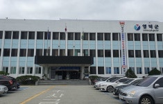 경북 영덕군, 공공시설 강구대게축구장 불법 운영 의혹...10년 동안 미준공·완료공고 못 해