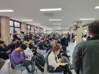 [르포] 번호표 대기만 2시간···안산면허시험장이 마주한 후진국 면모