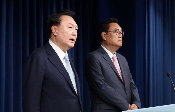 정진석 대통령비서실장과 참모진, 윤 대통령 접견 소식 전해져