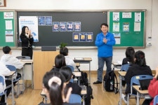 [위클리오늘] 이정선 교육감, 도전! 친구 사랑 골든벨 참여, 편견의 벽 허물다