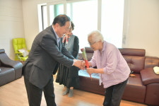 [위클리오늘][포토] 이병선 속초시장, 관내 경로당 순회...어르신 불편사항 청취