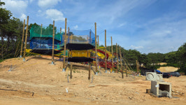 [위클리오늘][포토] 신영재 홍천군수, 어린이 공원 목재 체험장 조성 현장 참석