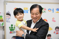 [위클리오늘] 심재국 평창군수, 공립 대화어린이집 현장 방문