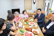 [위클리오늘] 포천시, 현장에 답이 있다 협소한 경로당 찾아 애로사항 청취