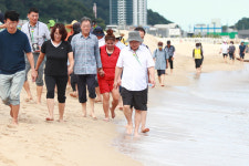 [위클리오늘]  전국 최고의 해안맨발걷기 코스! 울진군 후포면, 해안 맨발걷기 행사 성료
