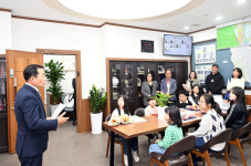 [위클리오늘] 의정부시의회, 제2회 충의공예술제 의장상 수상자 시상