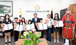 [위클리오늘] 의정부시의회, 제2회 충의공예술제 의장상 수상자 시상