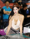 [WT포토] 레이싱모델 태희, 눈부신 꽃미모 (오토살롱테크코리아)