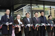 [위클리오늘] (포토) 강기정 광주광역시장, 동구목재문화센터 개관식 참석