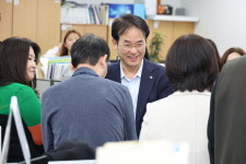 [위클리오늘] [포토] 이동환 고양시장, 설 연휴 앞두고 부서 격려 방문