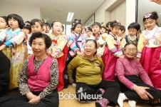 어린이집서 세배하는 방법 배워 경로당으로