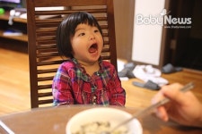 [엄마는 사진기자다] 하나 더 주세요