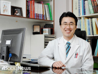 일반 여드름과 다른 지루성피부염 여드름… 열대사장애 해결해야