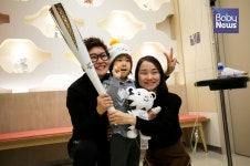 성화처럼 밝게, 오늘처럼 즐겁게…소아암병동 찾아간 성화봉송