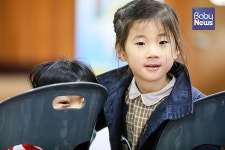 대장 경찰 아저씨와 횡단보도 건너니 든든해요